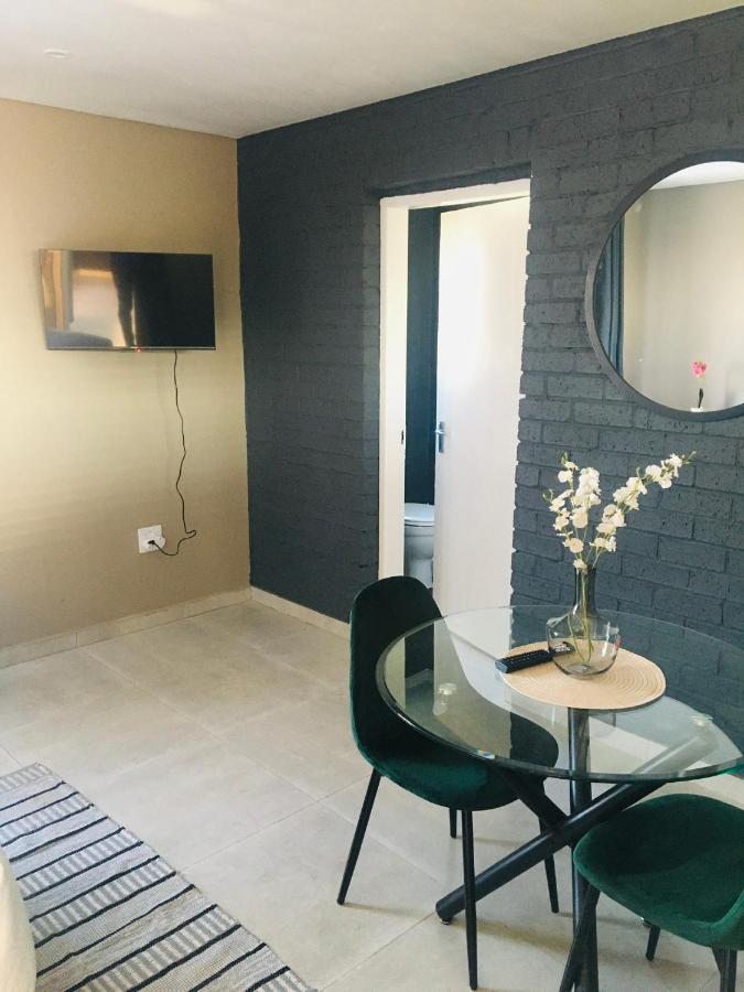 Black Rose Guesthouse Soweto Exteriér fotografie